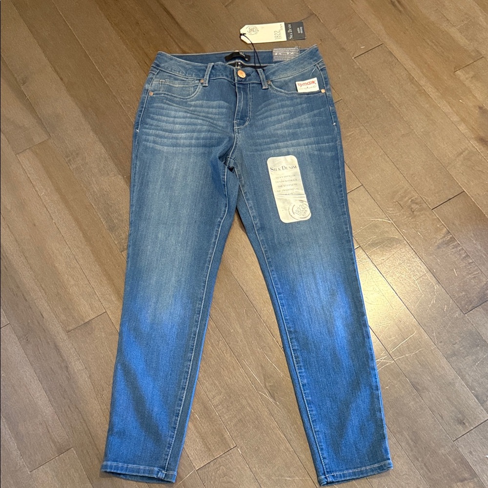 1822 Classic Blue skinny Straight Leg Jeans